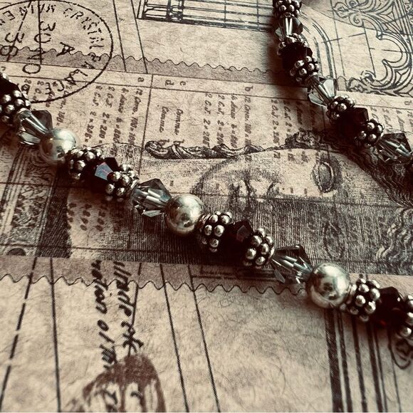 Dainty Hand Crafted Semi Precious Stones Necklace & Bracelet Set - Picture 5 of 8